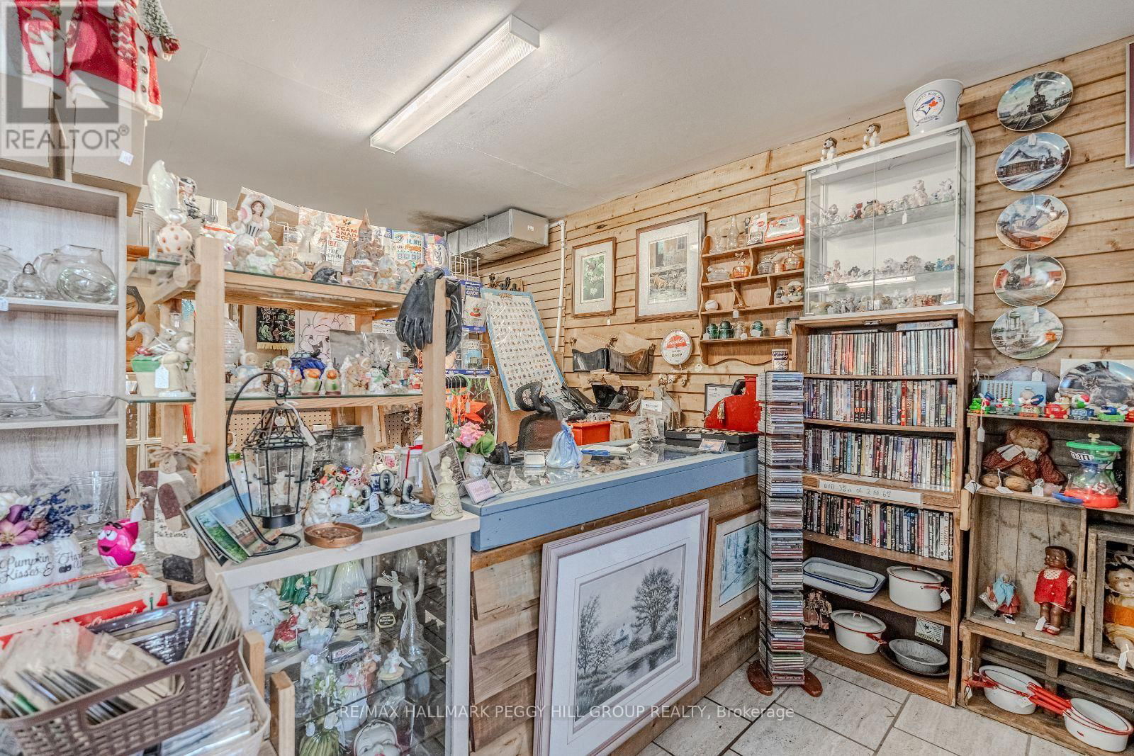 27 QUEEN STREET WEST Image 10
