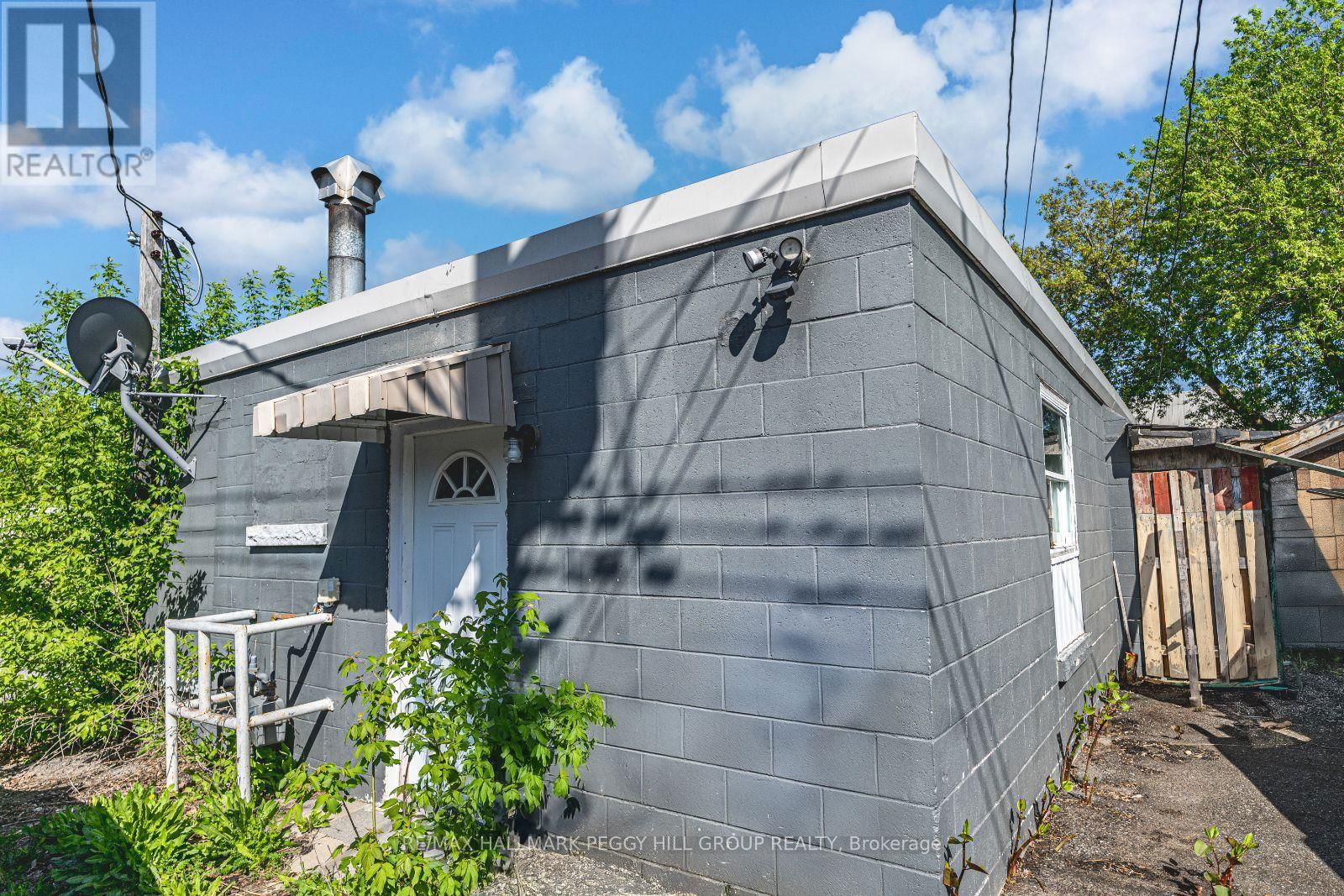27 QUEEN STREET WEST Image 11