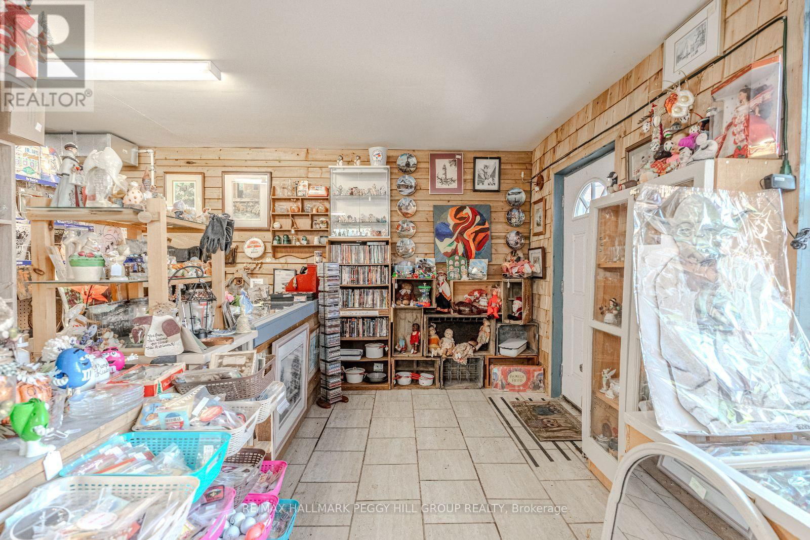 27 QUEEN STREET WEST Image 9