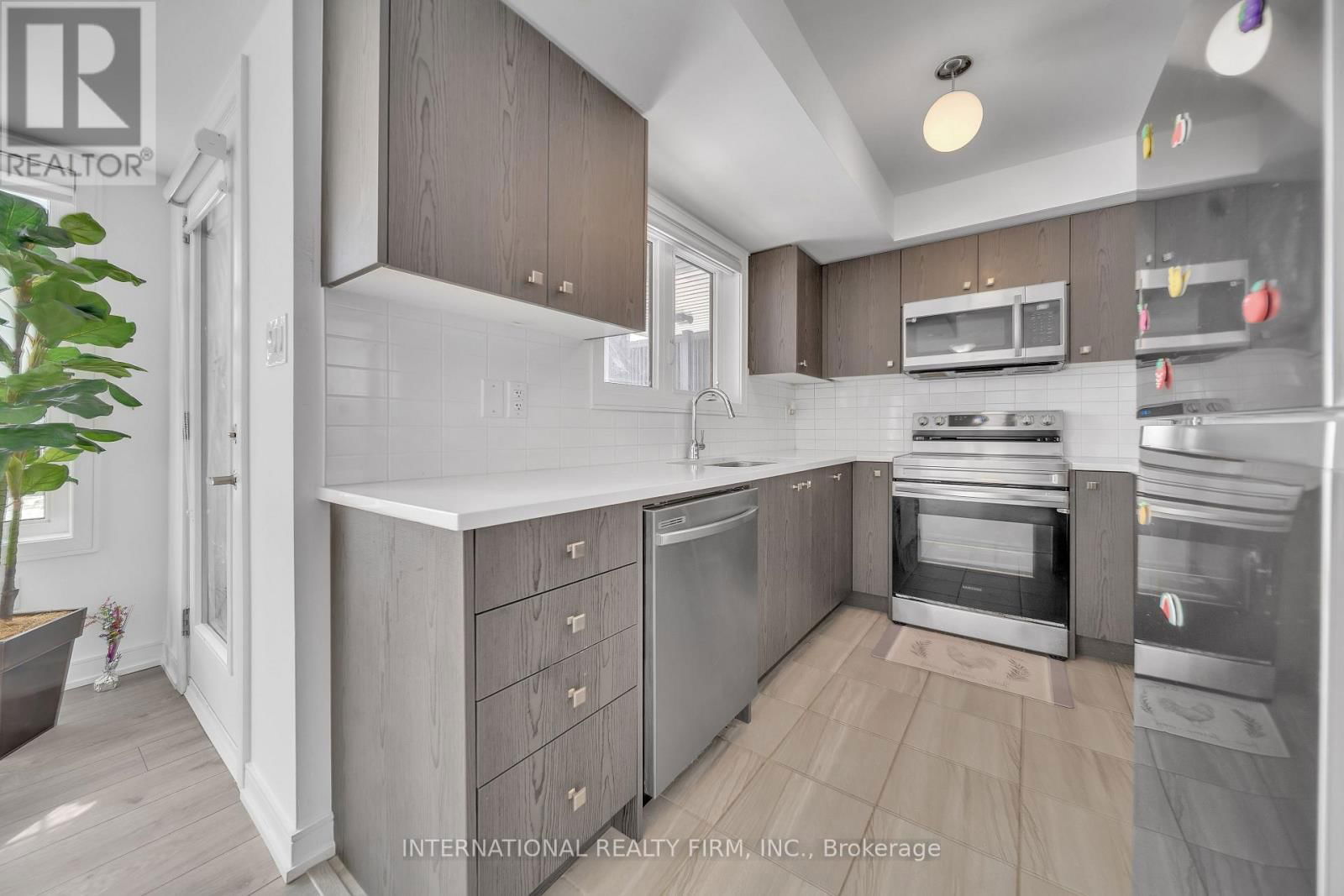 58 APPLETREE LANE Image 17