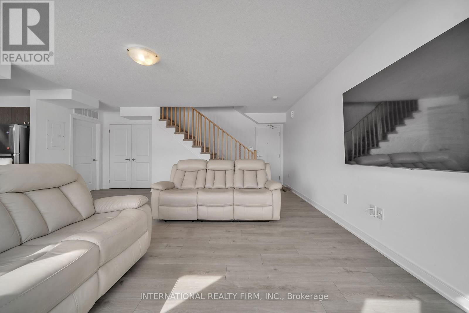 58 APPLETREE LANE Image 9