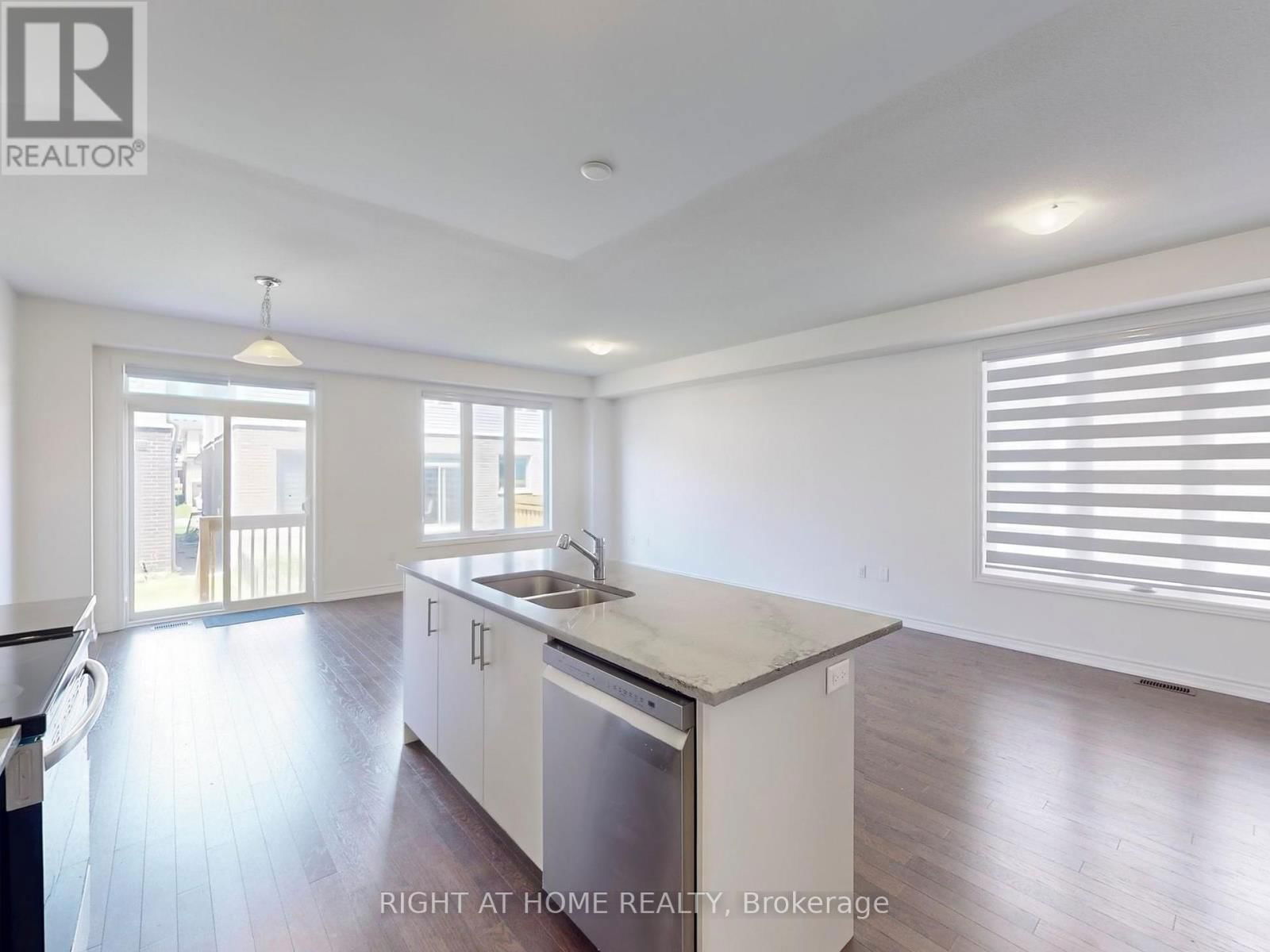71 PHOENIX BOULEVARD Image 7