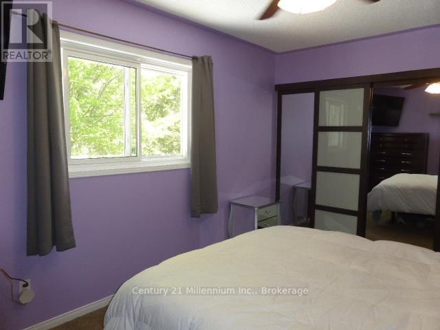 15 HARBOUR CRESCENT Image 14