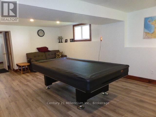 15 HARBOUR CRESCENT Image 23
