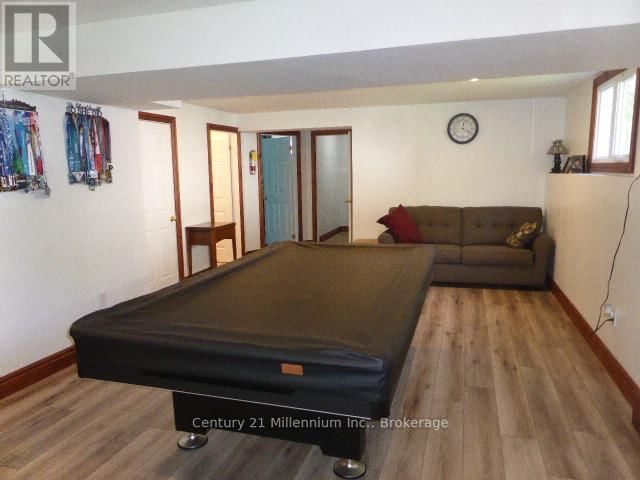 15 HARBOUR CRESCENT Image 24