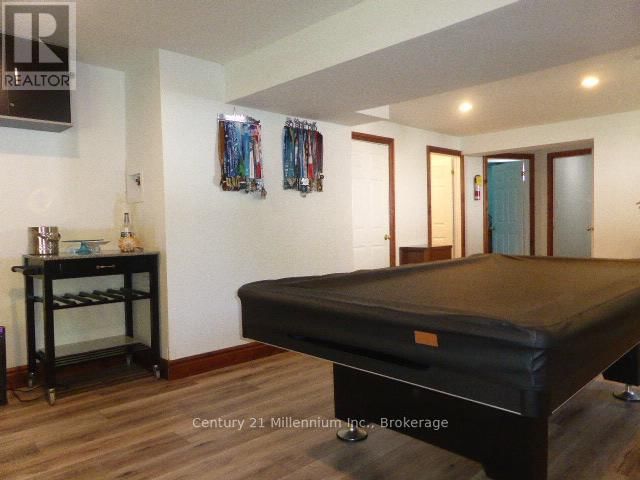 15 HARBOUR CRESCENT Image 25