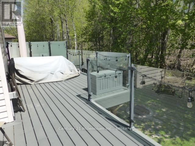 15 HARBOUR CRESCENT Image 31