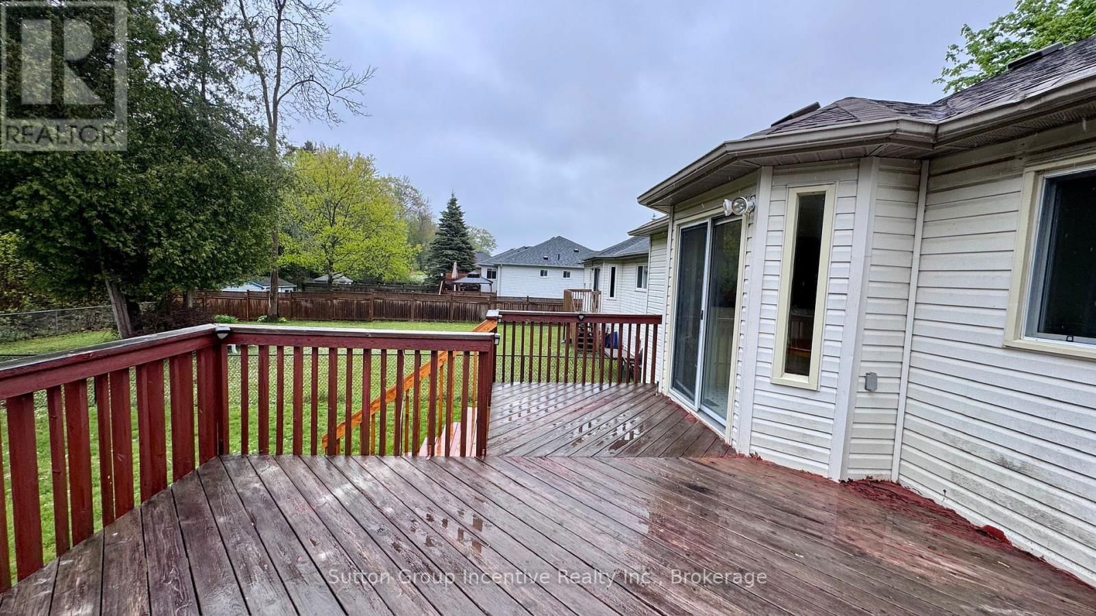 4 BUSH CRESCENT Image 34