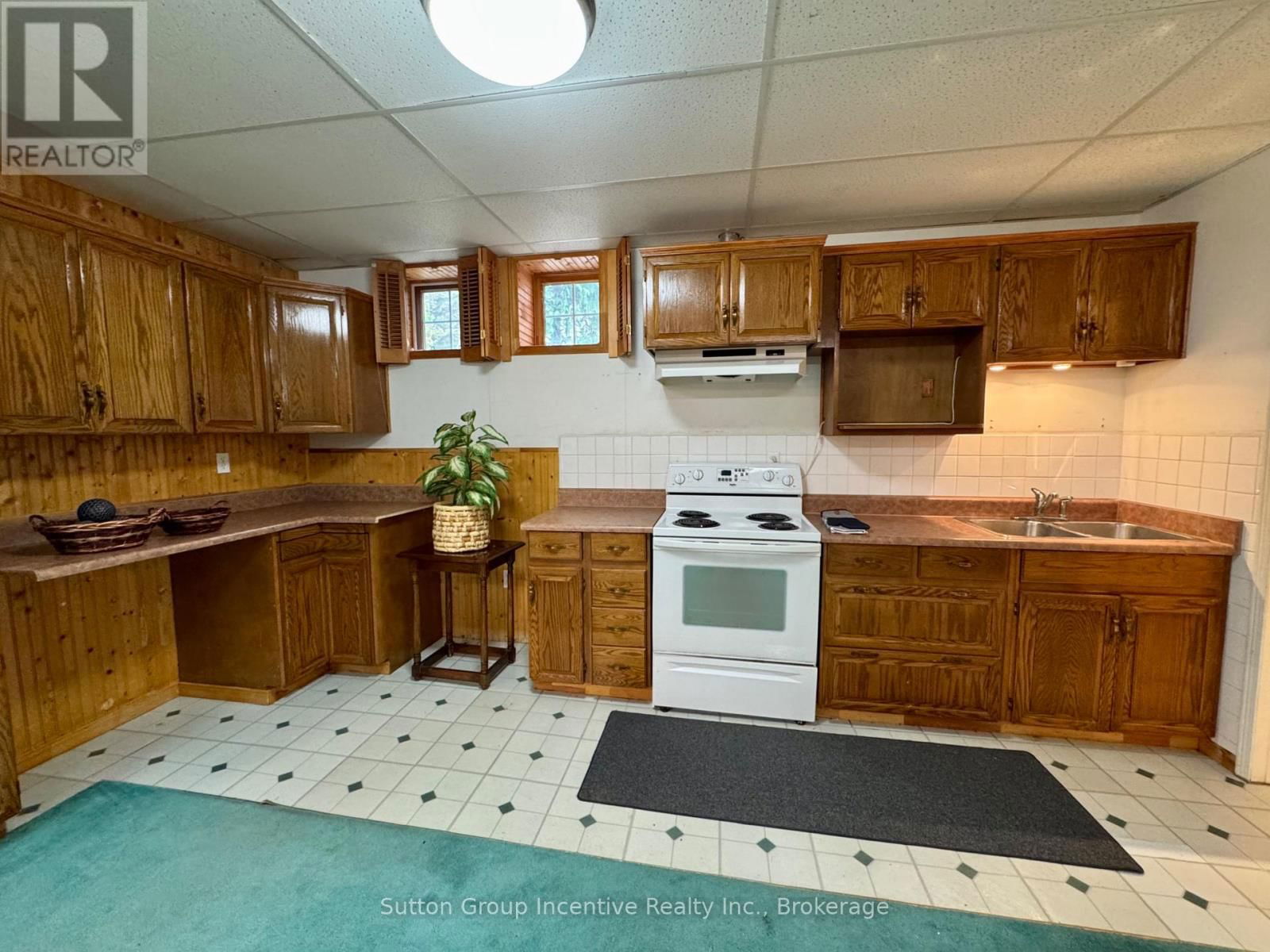 4 BUSH CRESCENT Image 37
