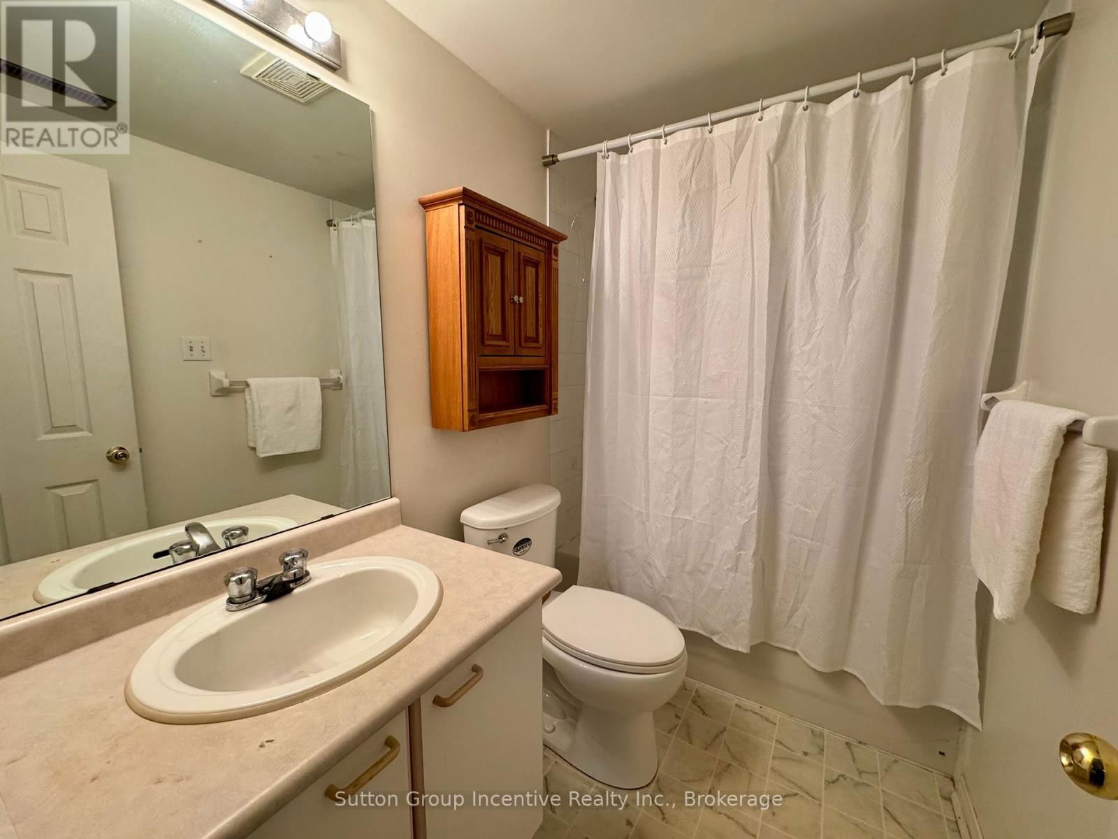4 BUSH CRESCENT Image 42