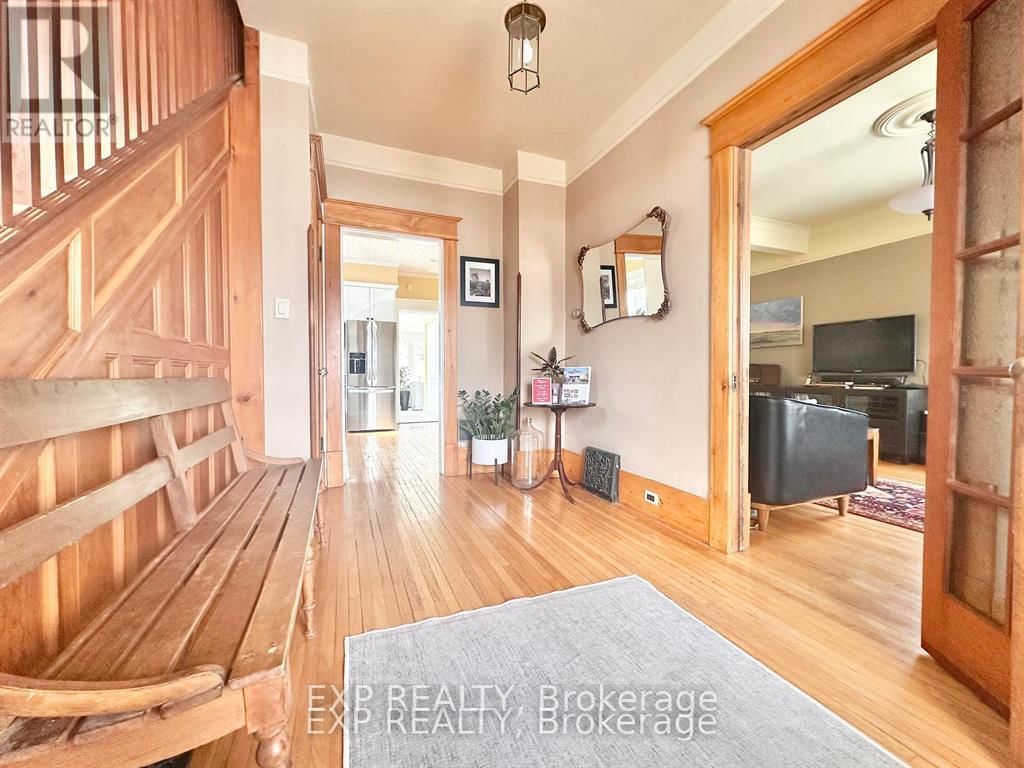 12 ELIZABETH STREET WEST Image 5