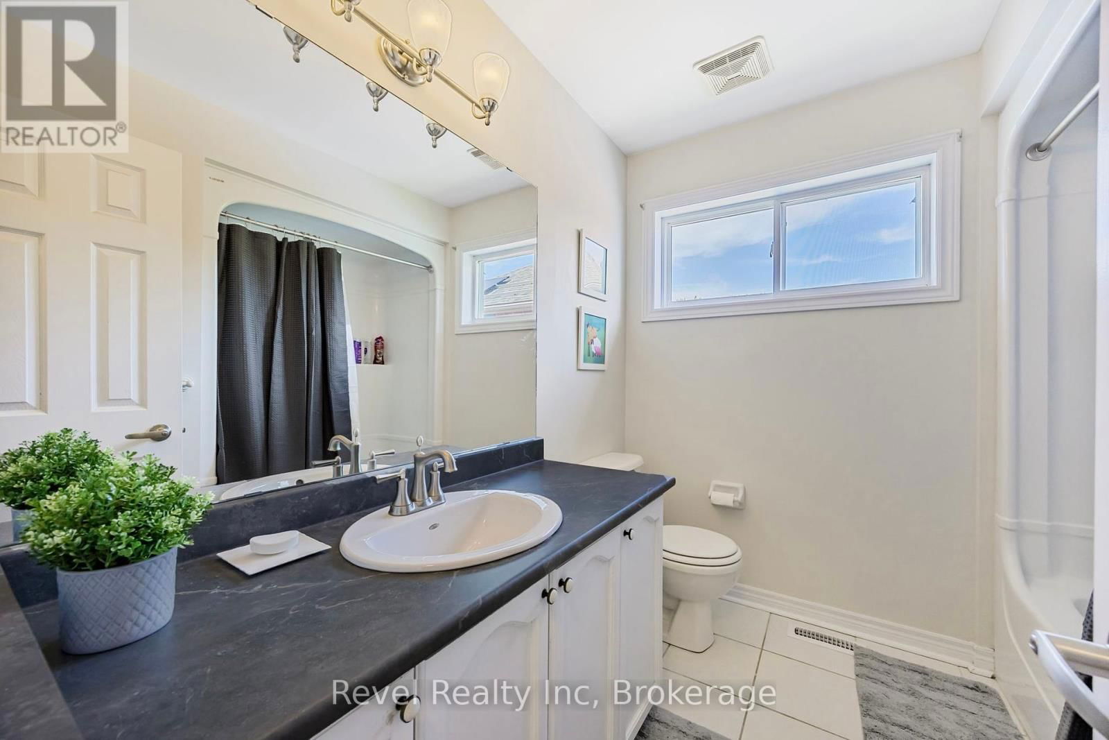 25 LAKEWOODS COURT Image 17