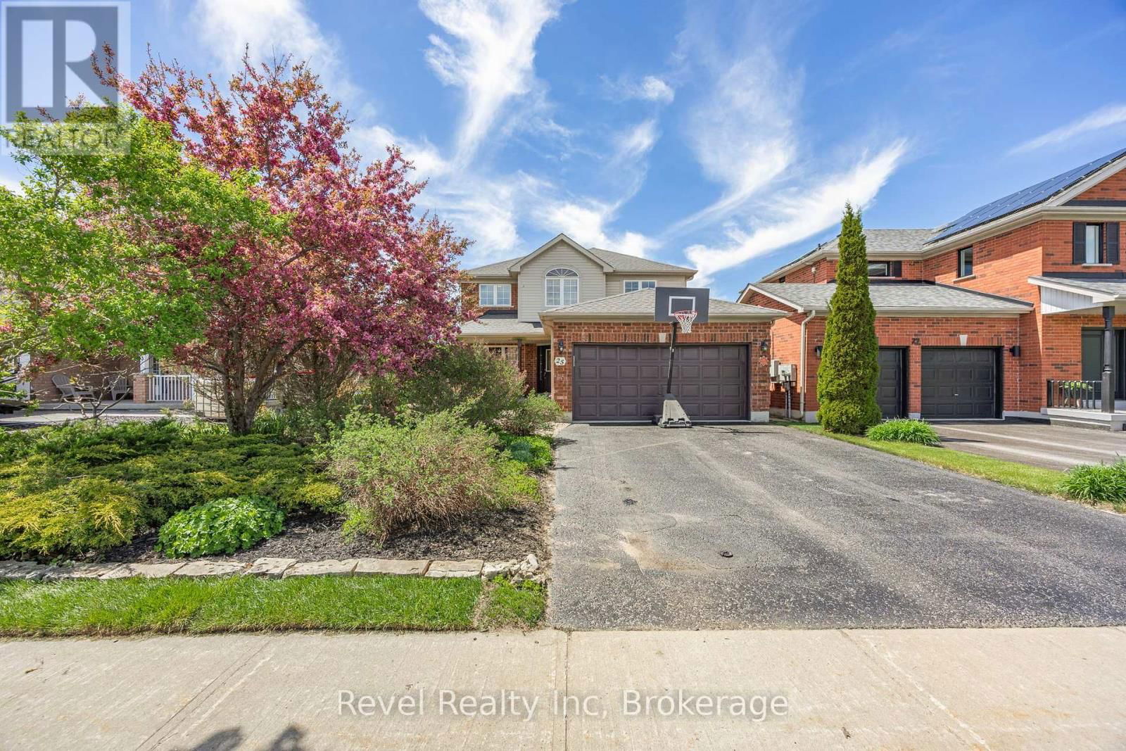 25 LAKEWOODS COURT Image 2