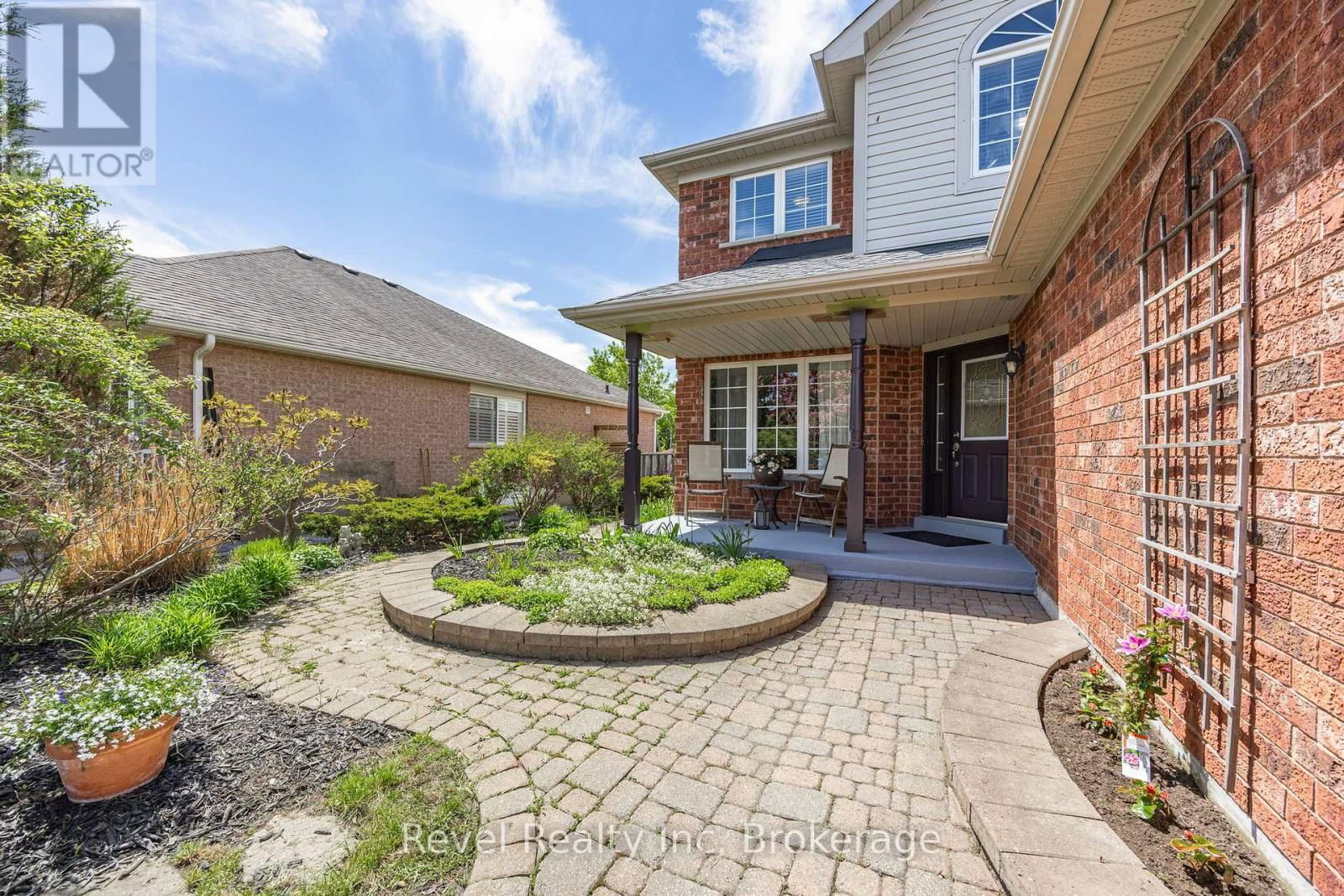 25 LAKEWOODS COURT Image 3