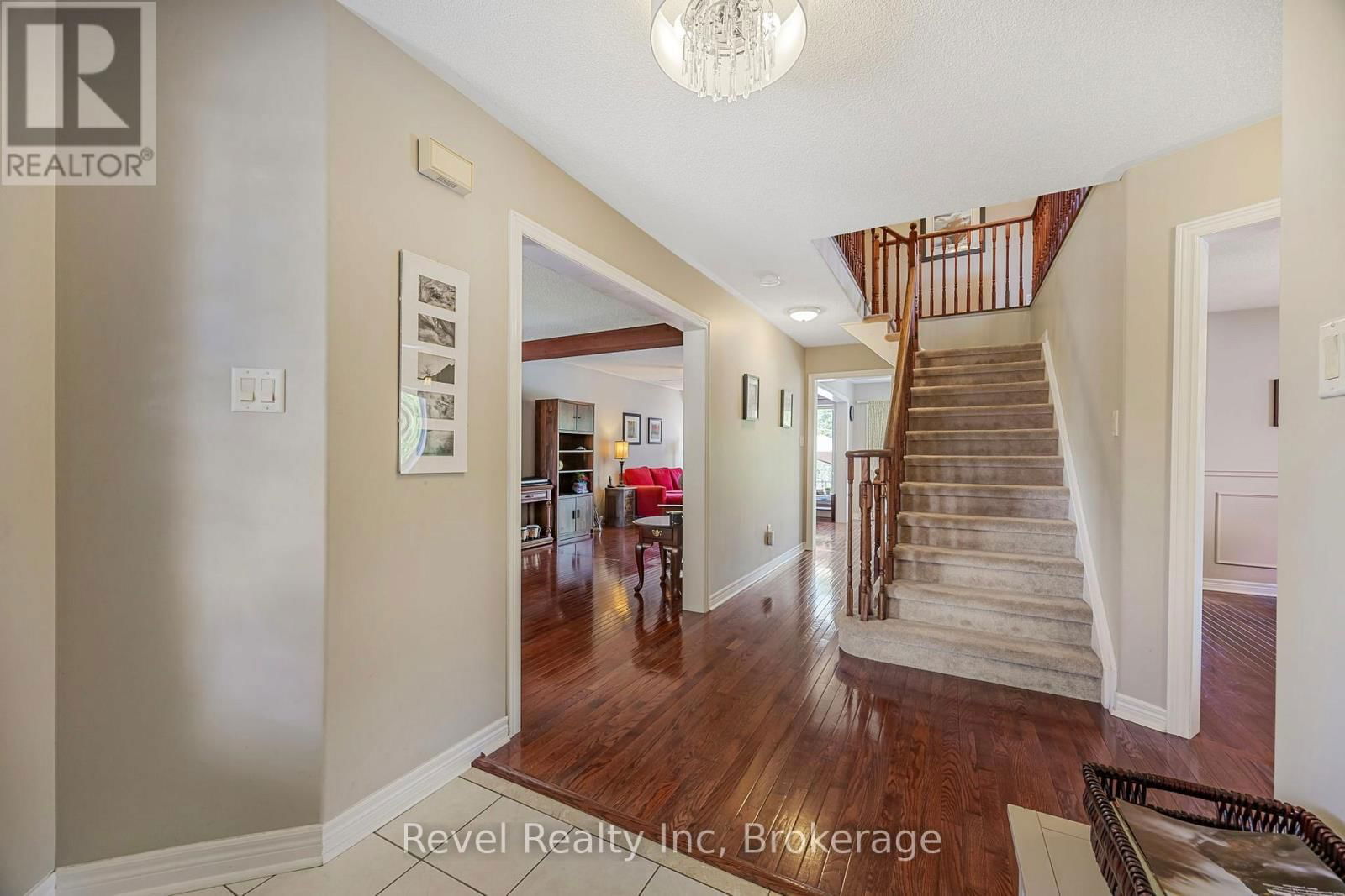 25 LAKEWOODS COURT Image 5