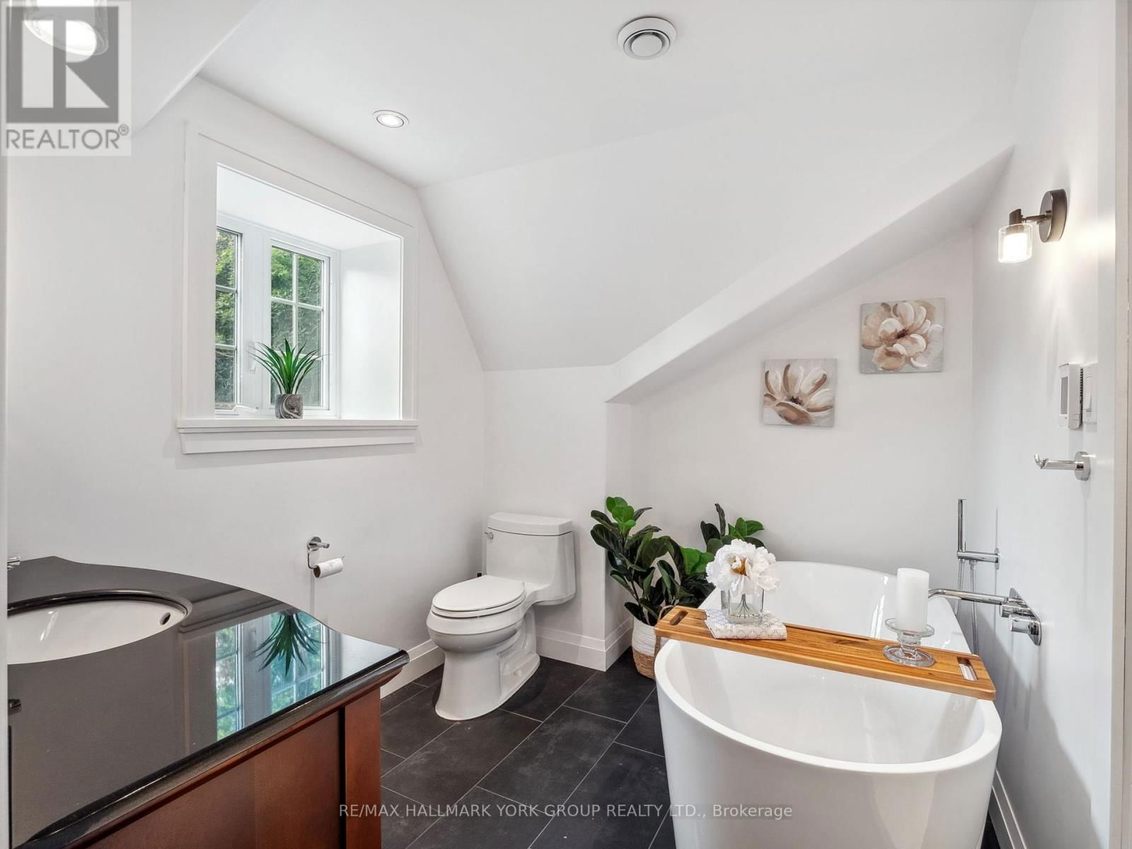 105 DUCKWORTH STREET Image 38