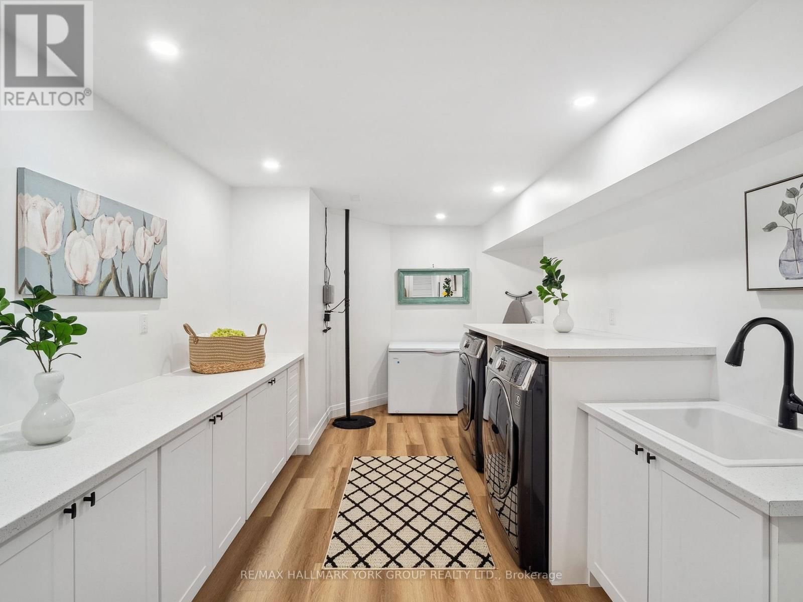 105 DUCKWORTH STREET Image 43