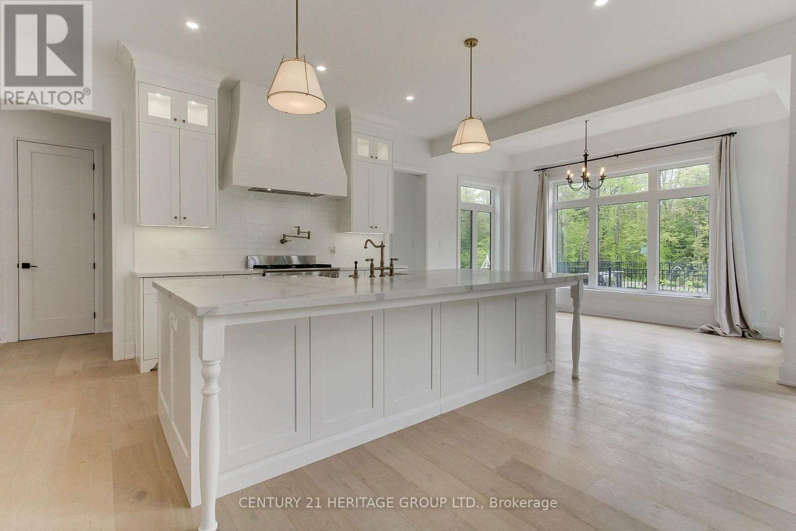 11 OLDENBURG COURT Image 11