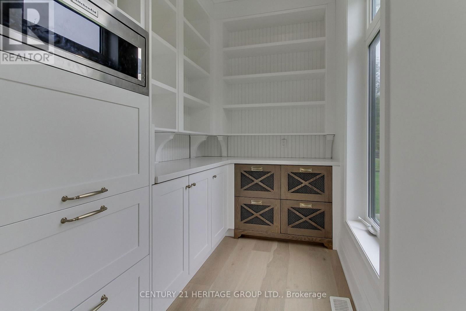 11 OLDENBURG COURT Image 12