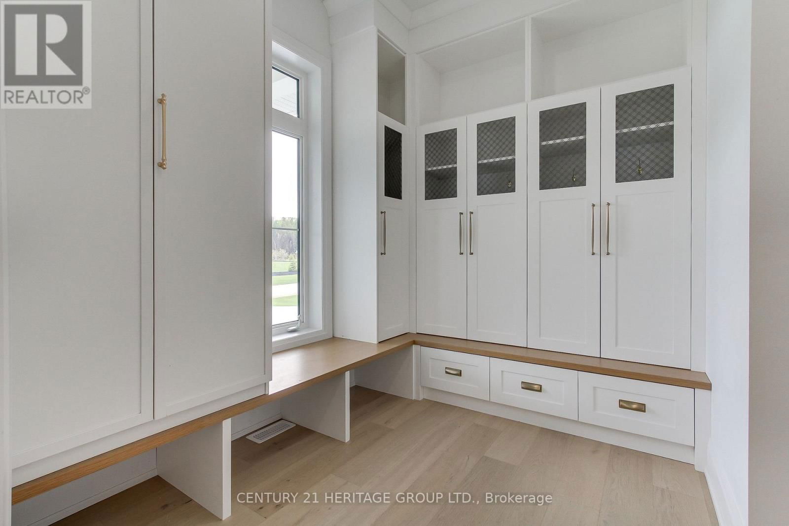 11 OLDENBURG COURT Image 20