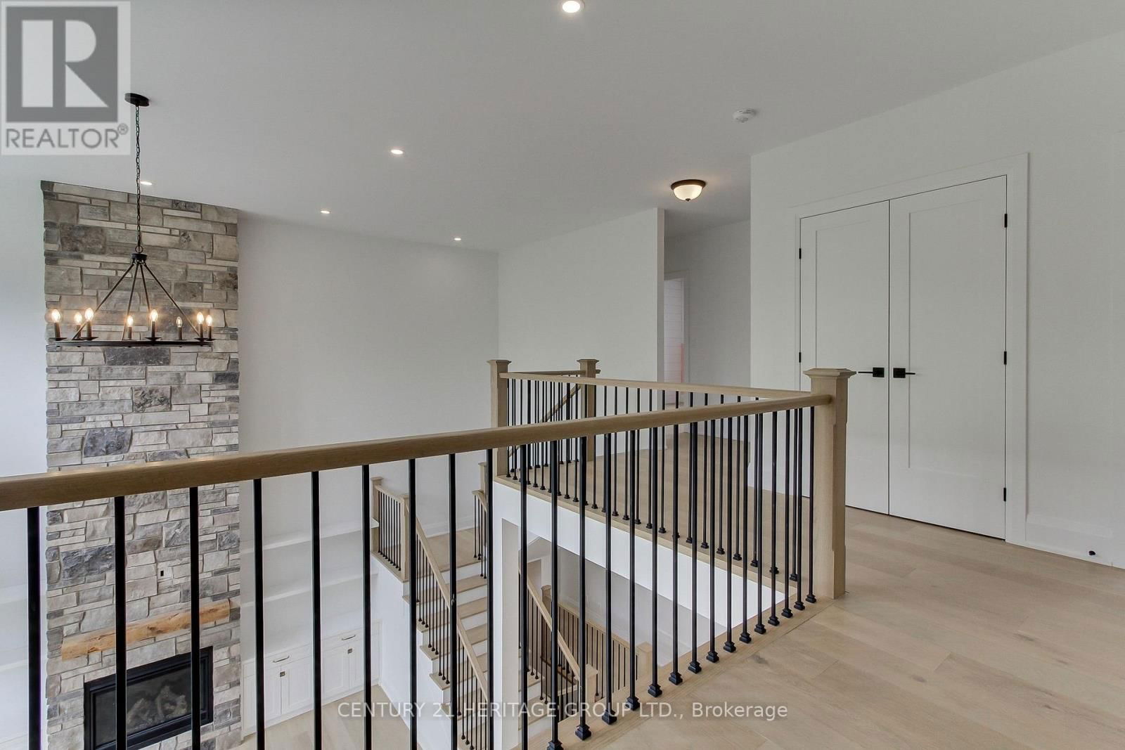 11 OLDENBURG COURT Image 21