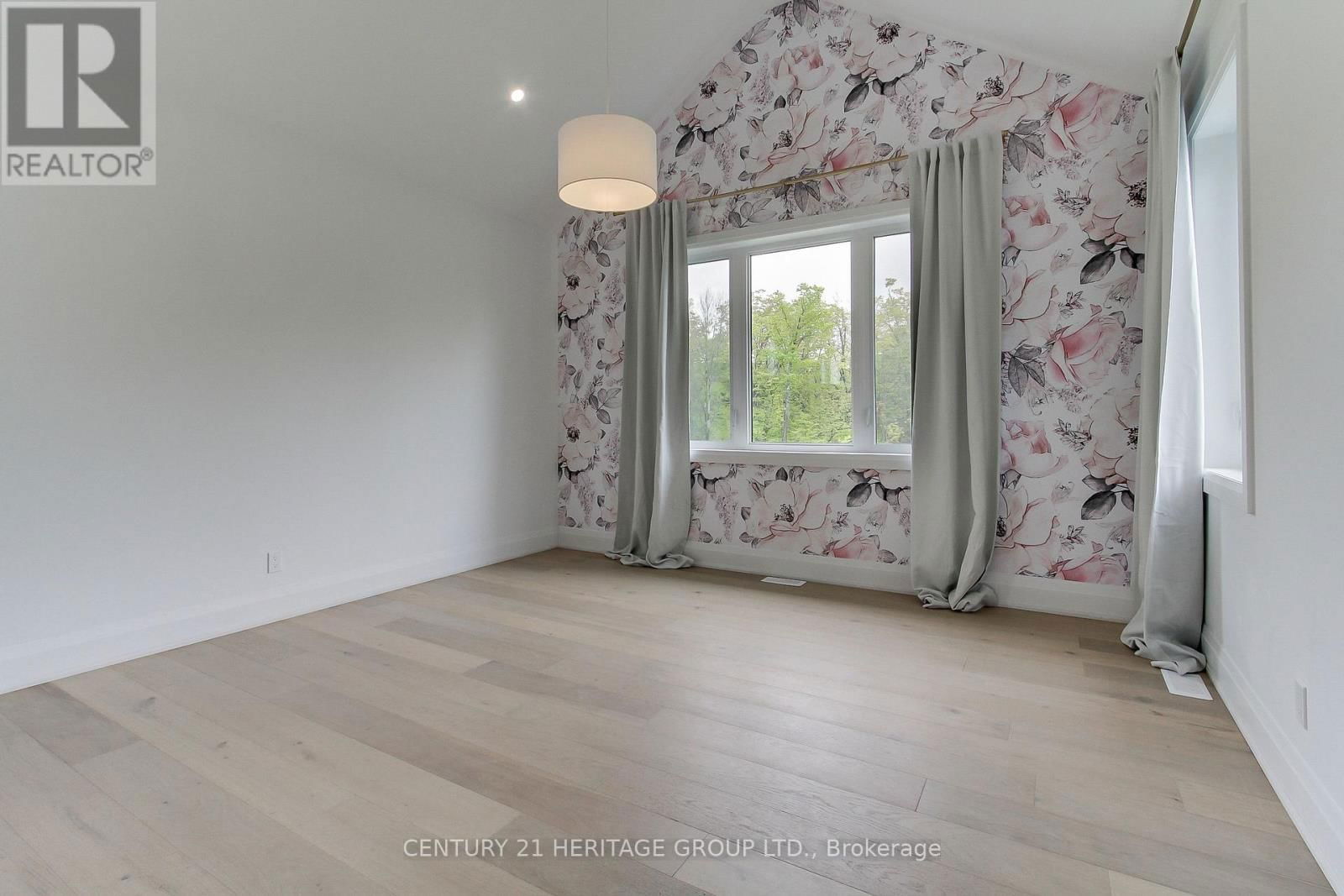 11 OLDENBURG COURT Image 26
