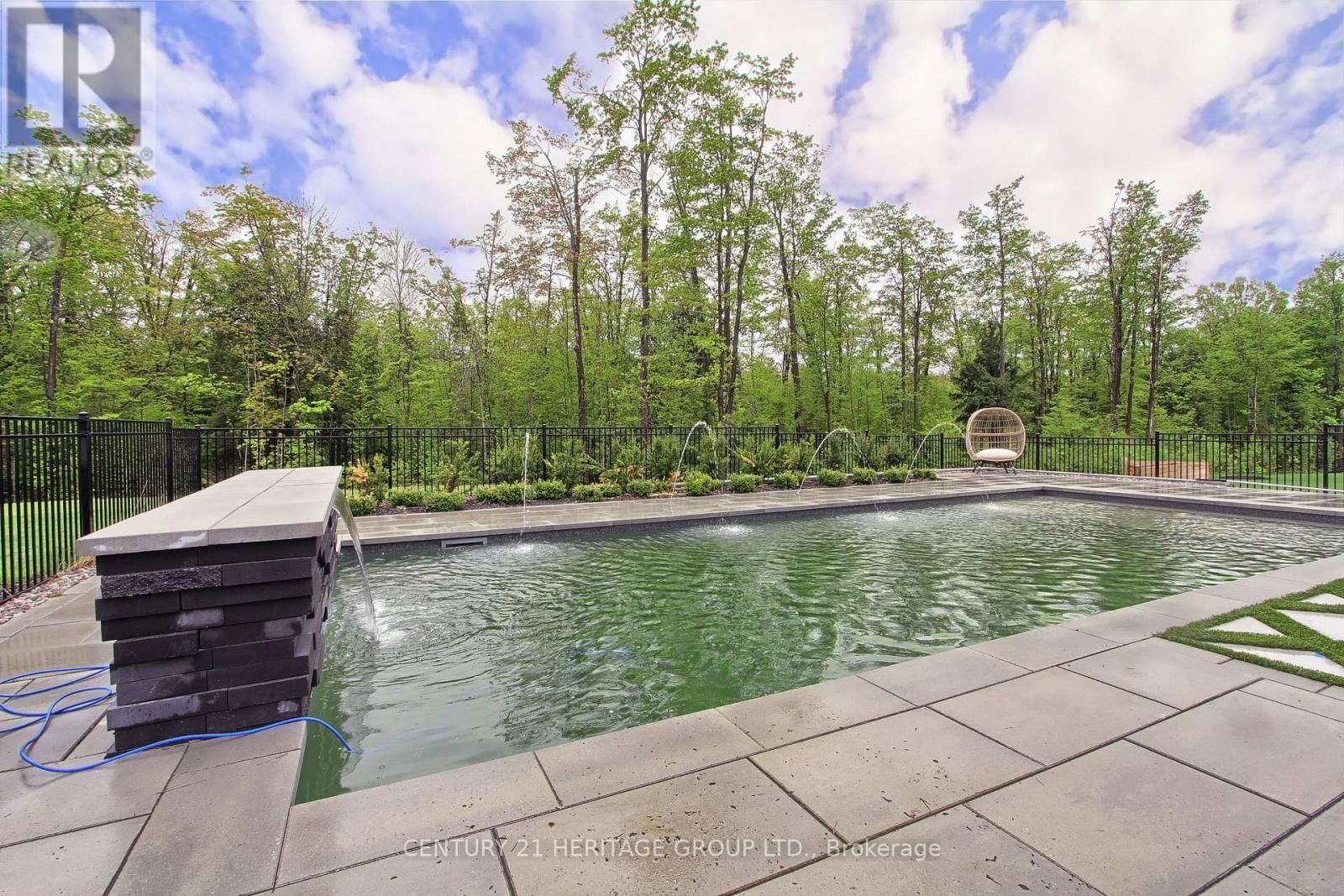 11 OLDENBURG COURT Image 38