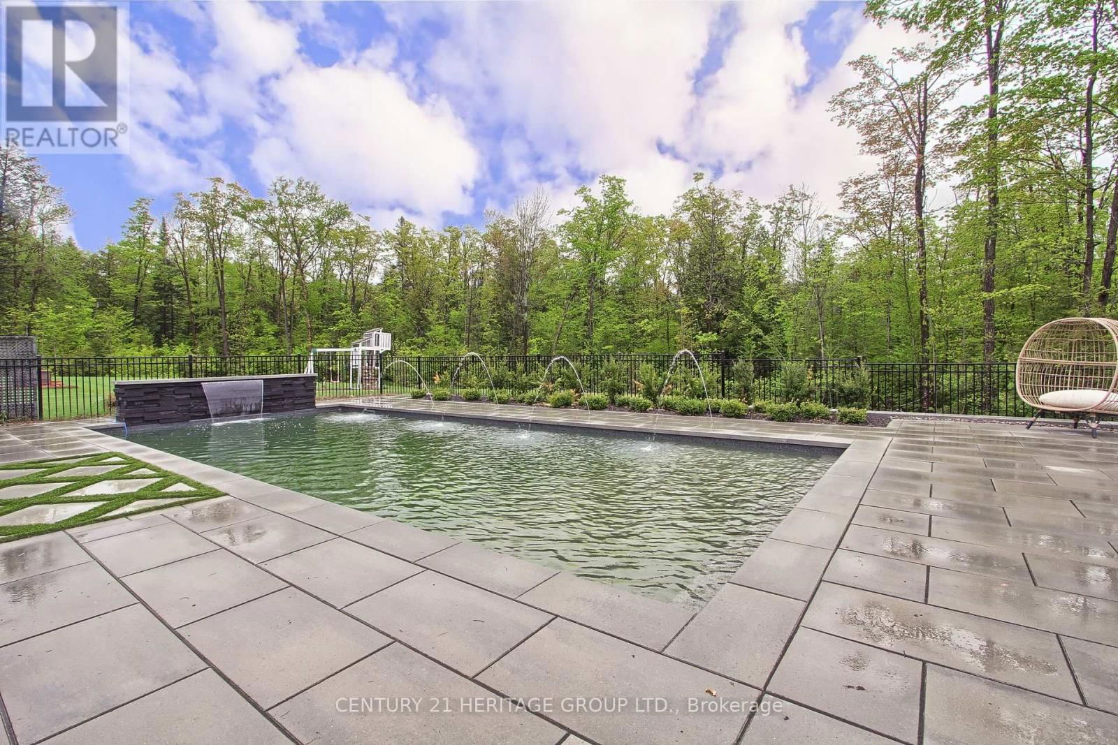11 OLDENBURG COURT Image 39