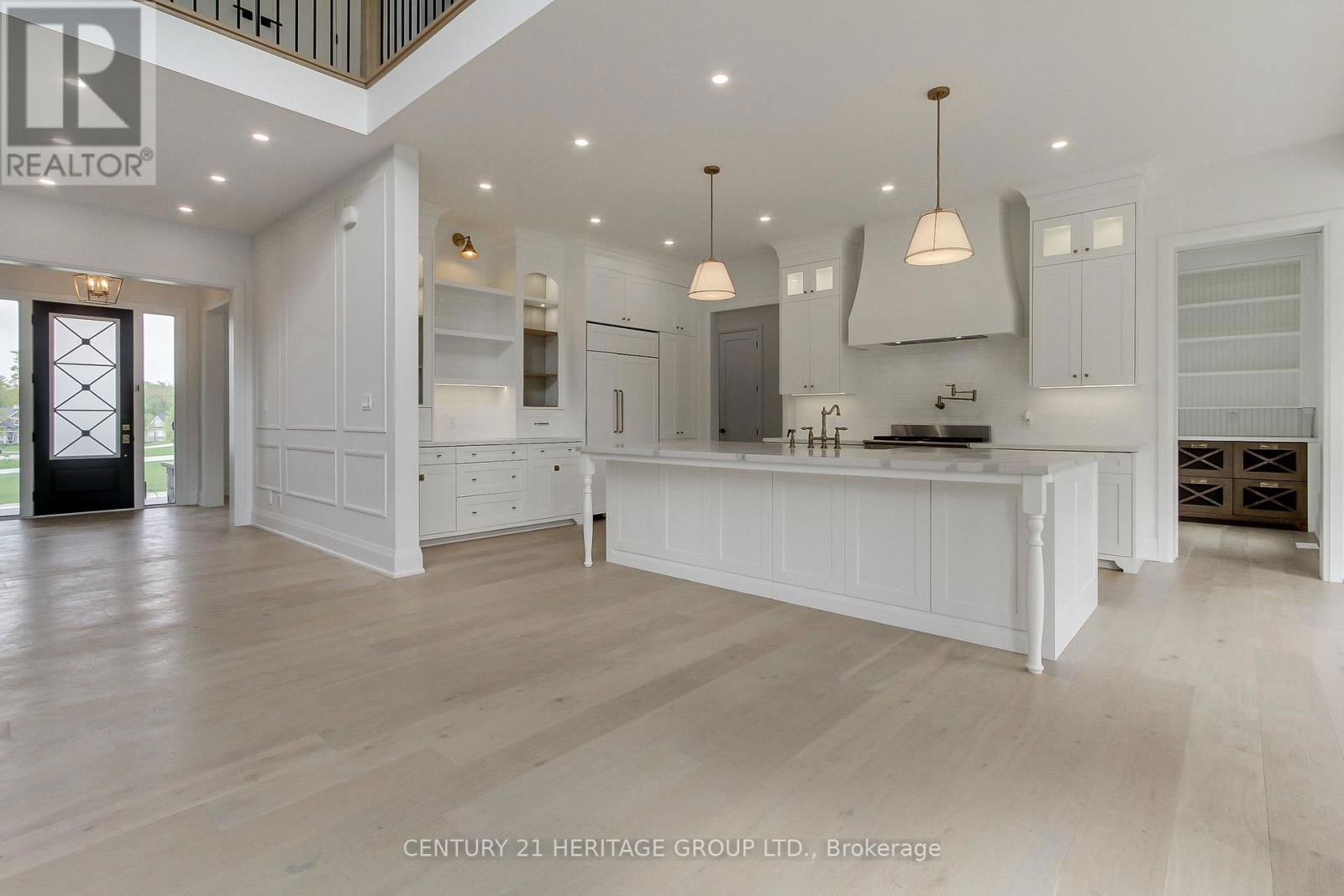 11 OLDENBURG COURT Image 7