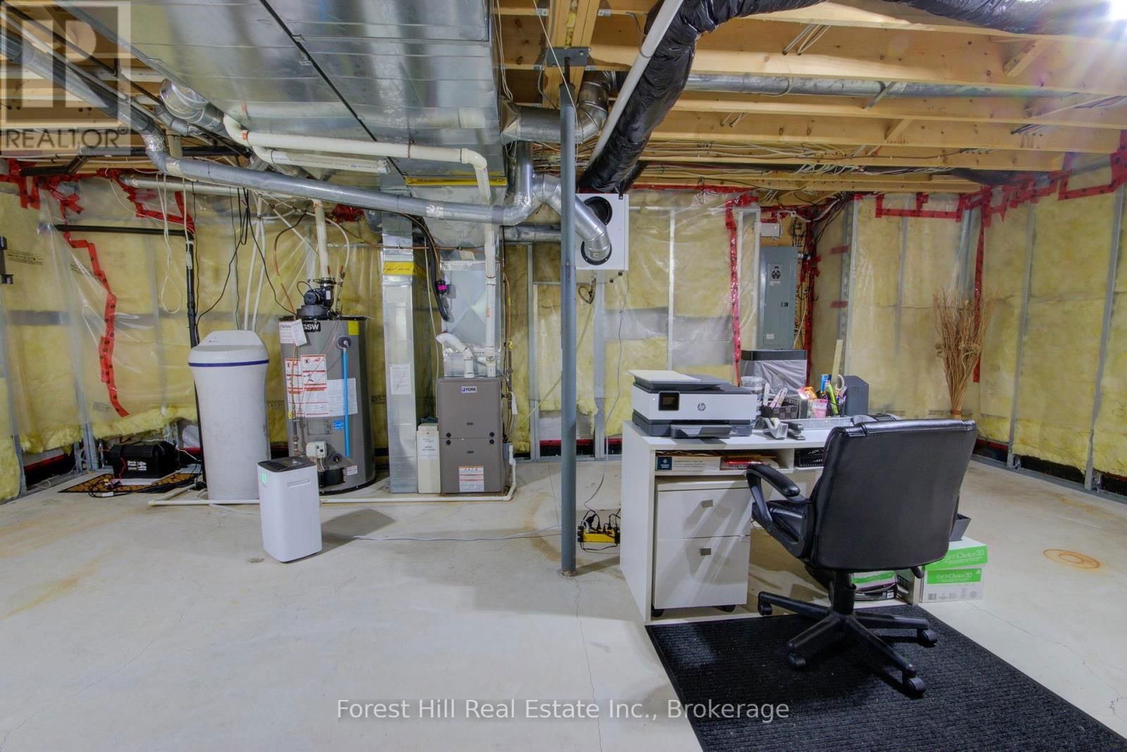 27 GREENGABLES DRIVE Image 36