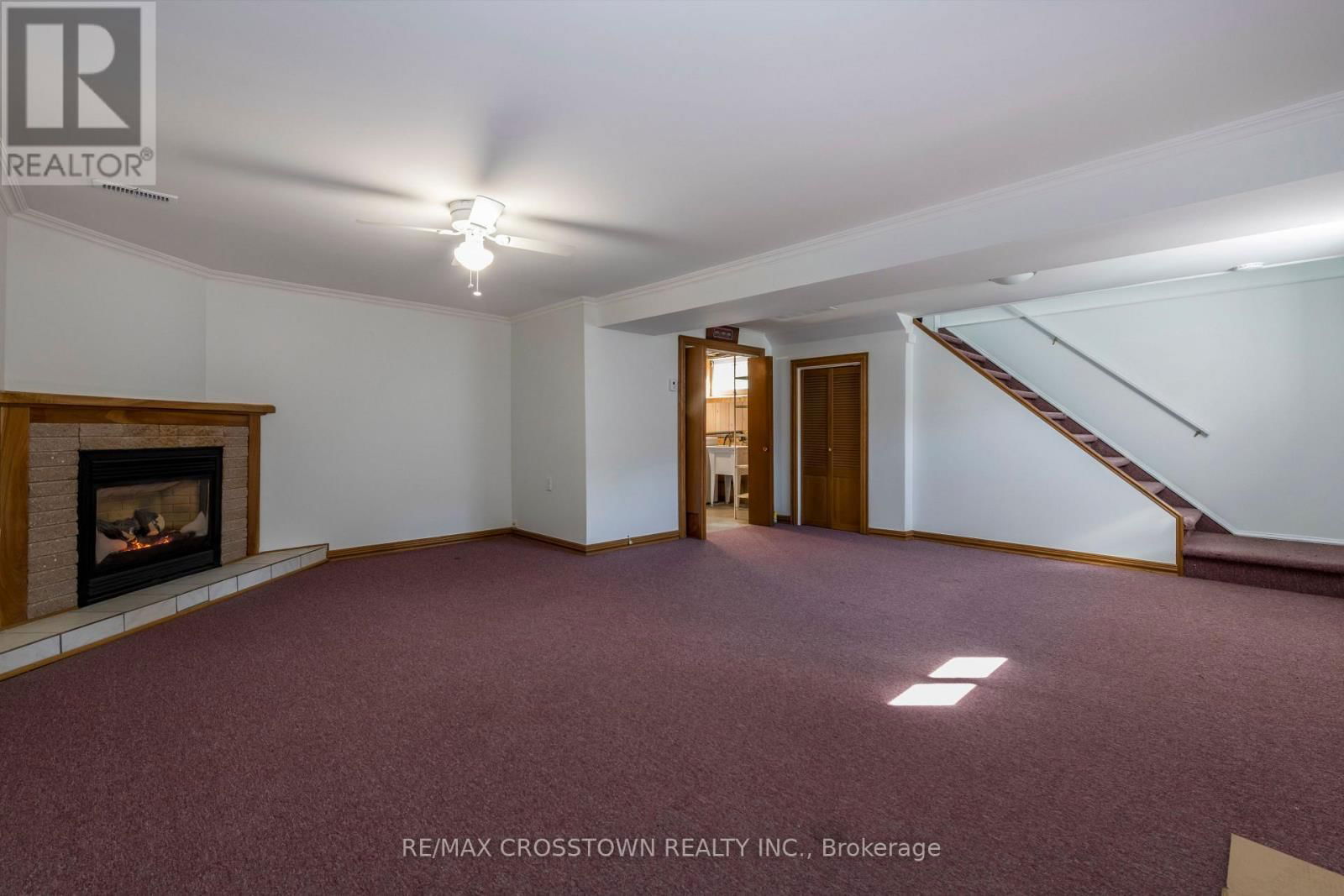 105 ECCLES STREET NORTH Image 23