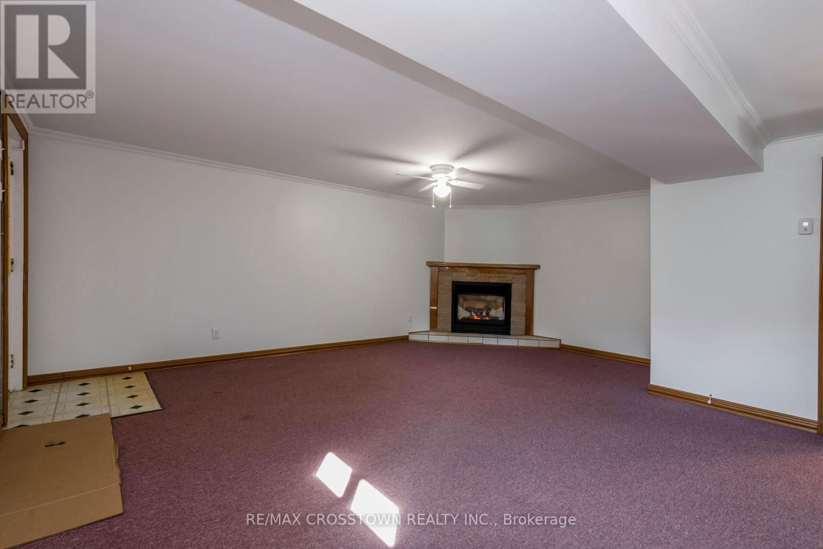 105 ECCLES STREET NORTH Image 24