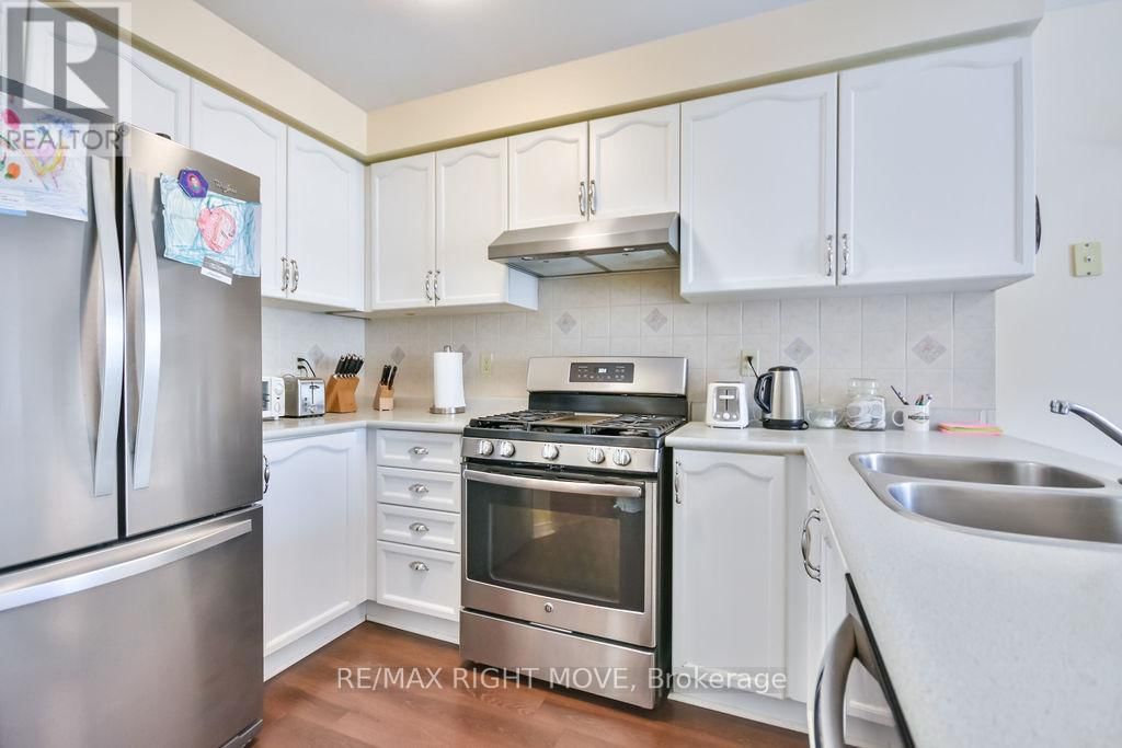 203 DYER DRIVE Image 18