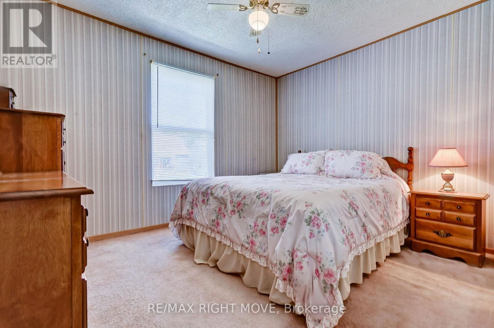 22 ALBANY AVENUE Image 10
