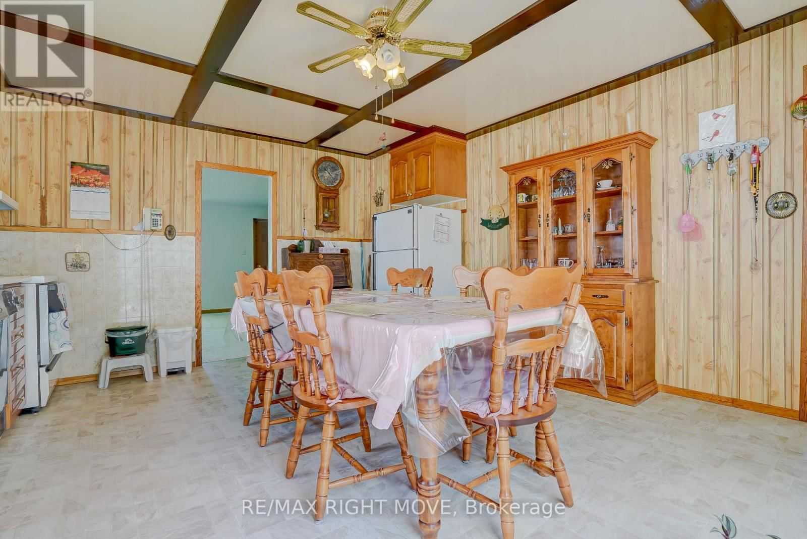 22 ALBANY AVENUE Image 8