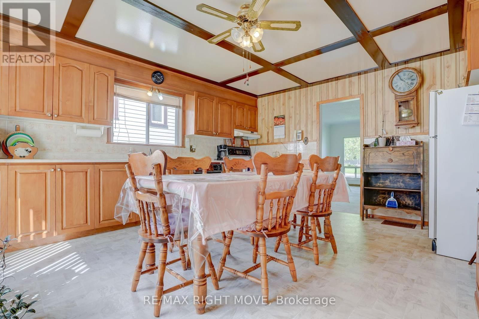 22 ALBANY AVENUE Image 9