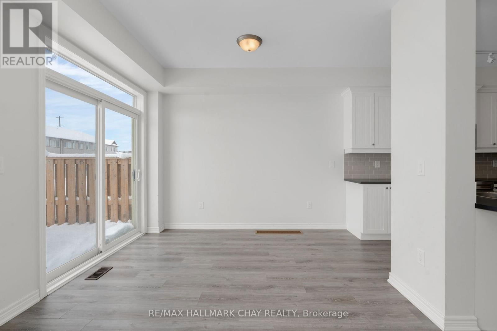 19 CHURCHLEA MEWS Image 10