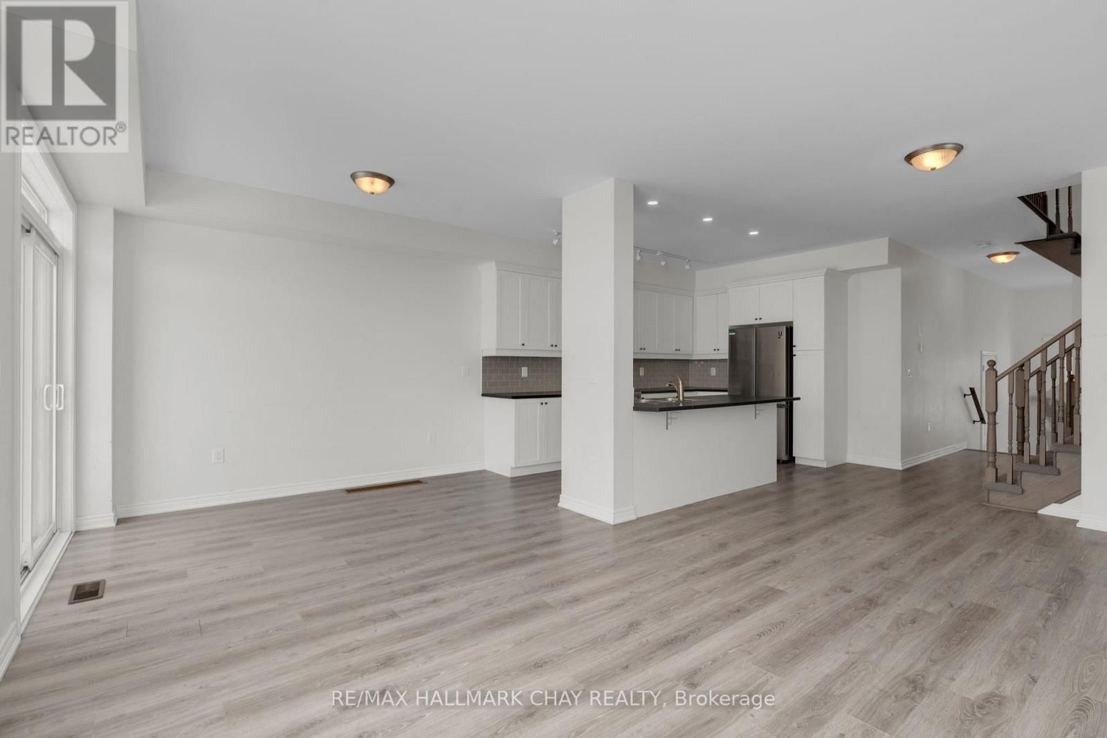 19 CHURCHLEA MEWS Image 11
