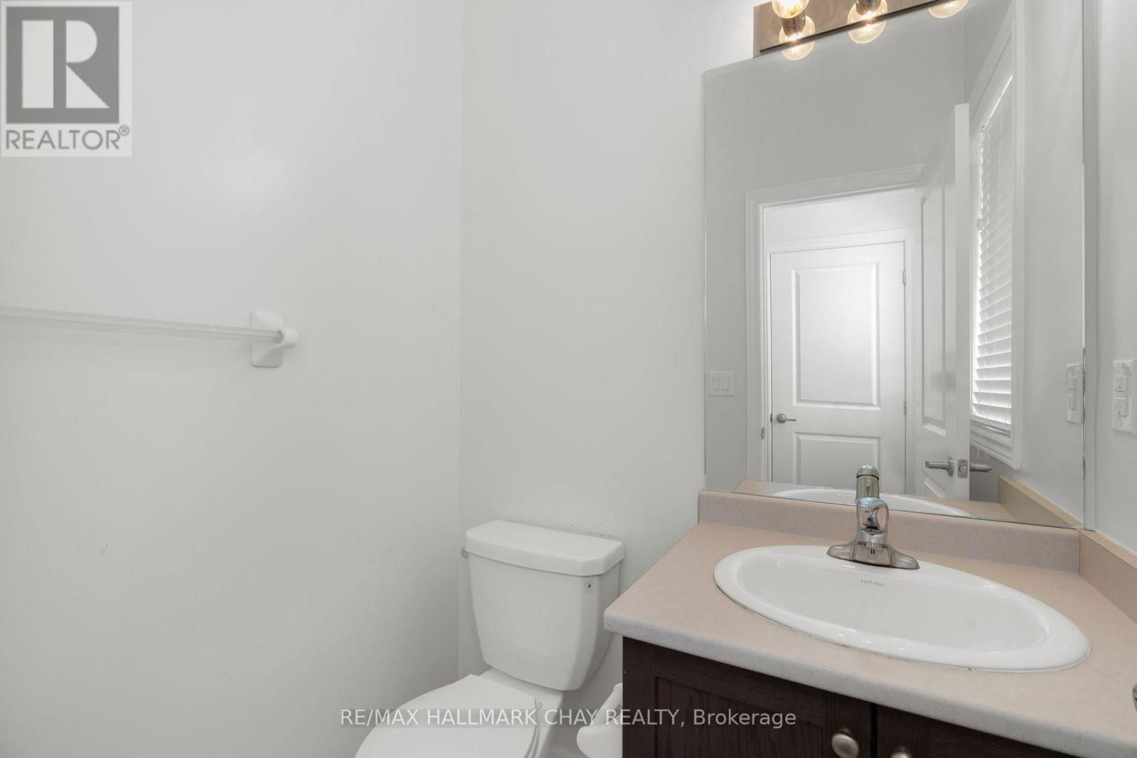 19 CHURCHLEA MEWS Image 12