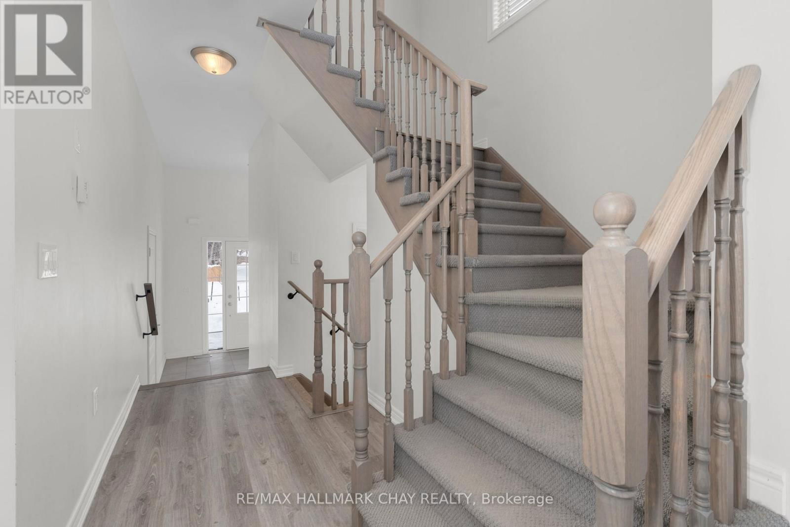 19 CHURCHLEA MEWS Image 13