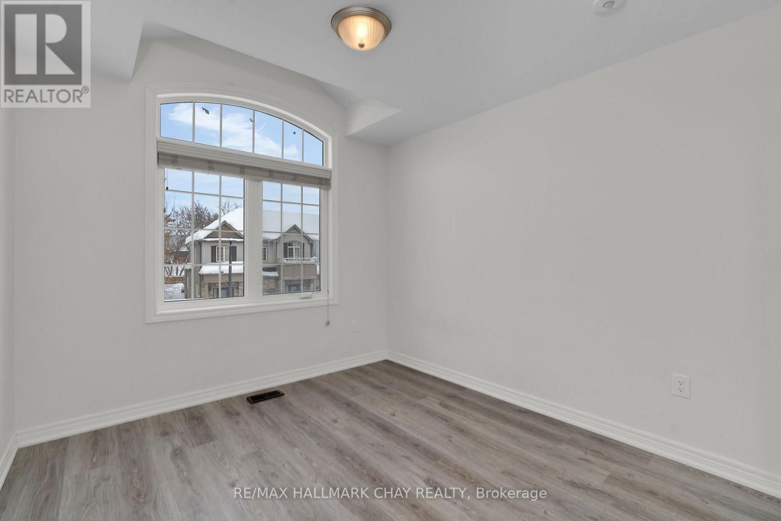 19 CHURCHLEA MEWS Image 14
