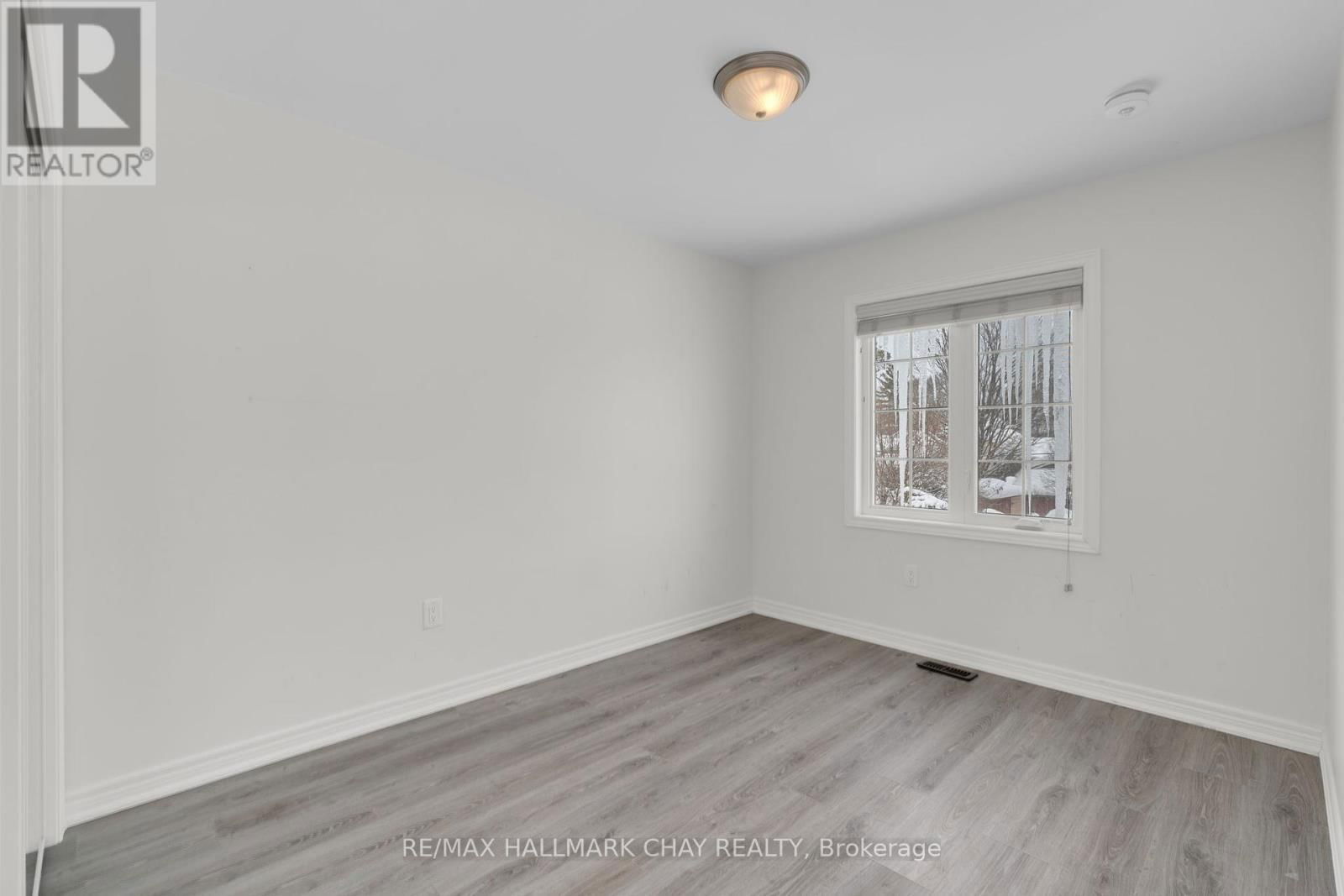 19 CHURCHLEA MEWS Image 16