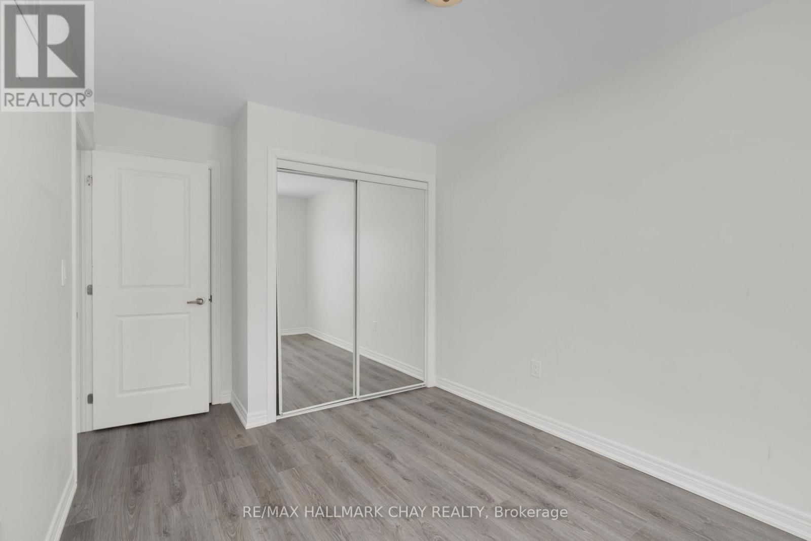 19 CHURCHLEA MEWS Image 17