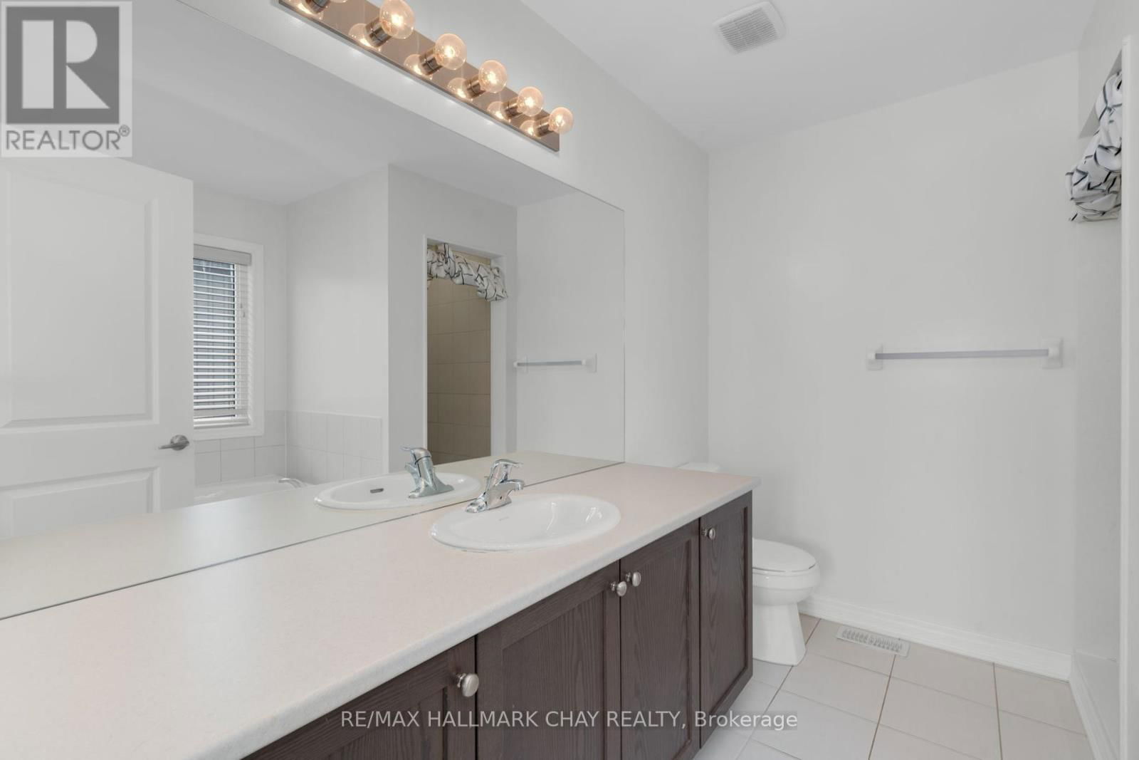 19 CHURCHLEA MEWS Image 23