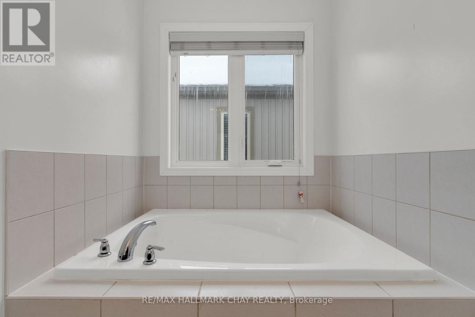 19 CHURCHLEA MEWS Image 24