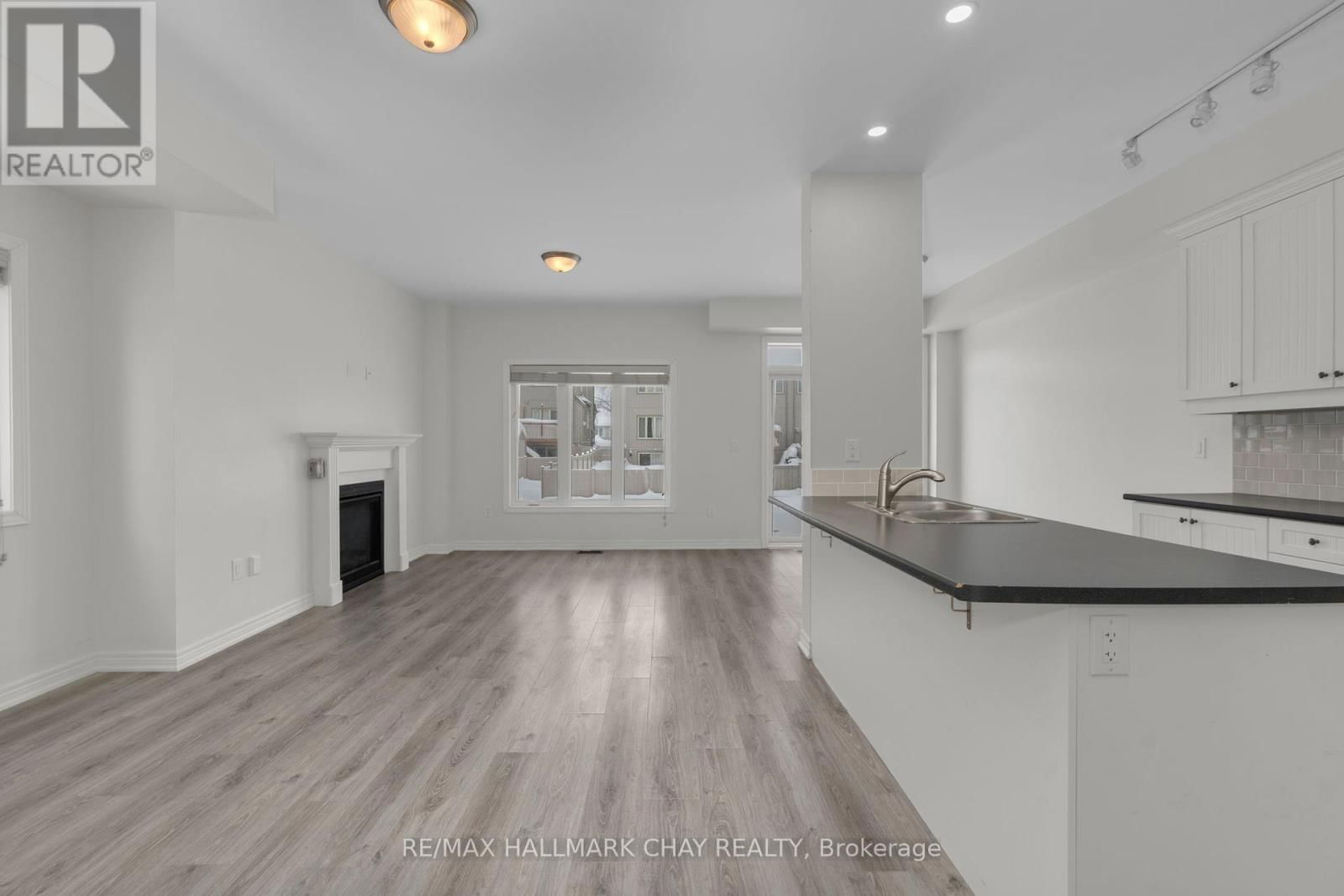 19 CHURCHLEA MEWS Image 5