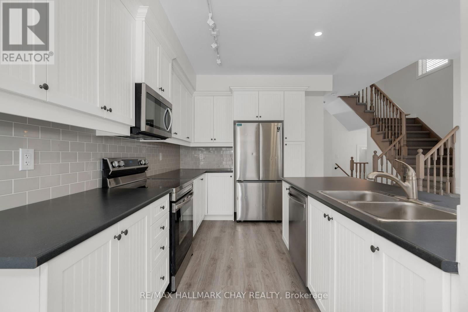 19 CHURCHLEA MEWS Image 6
