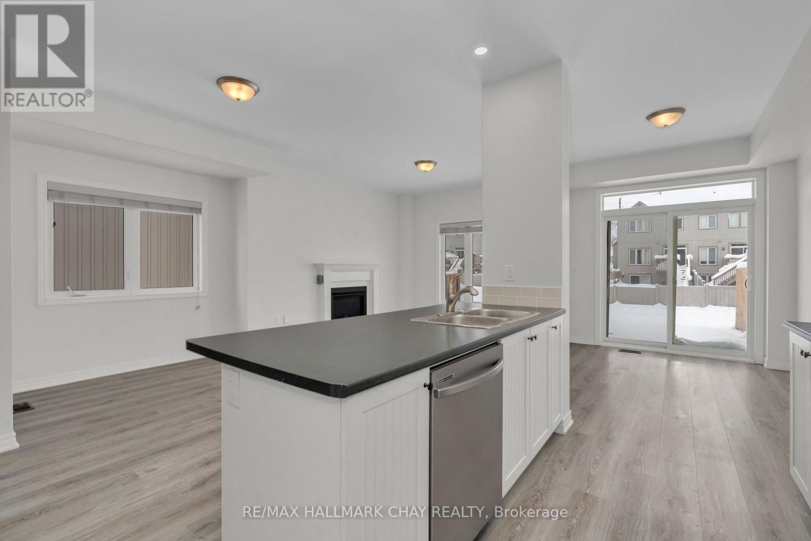 19 CHURCHLEA MEWS Image 7