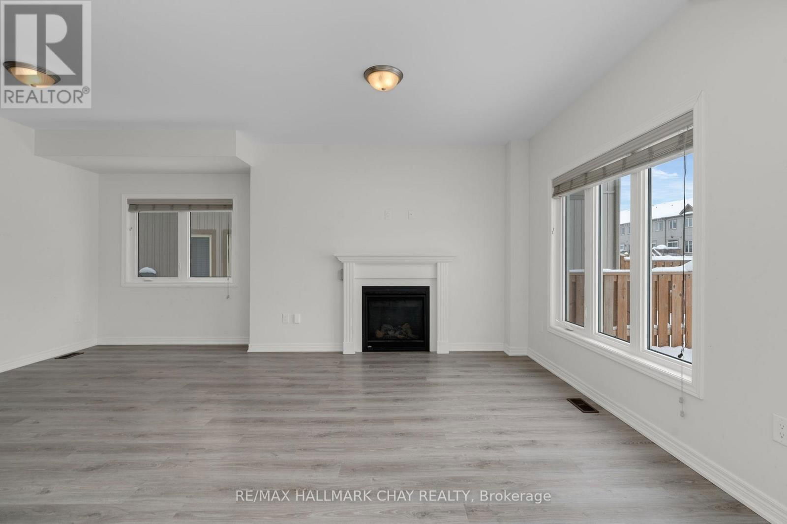 19 CHURCHLEA MEWS Image 8