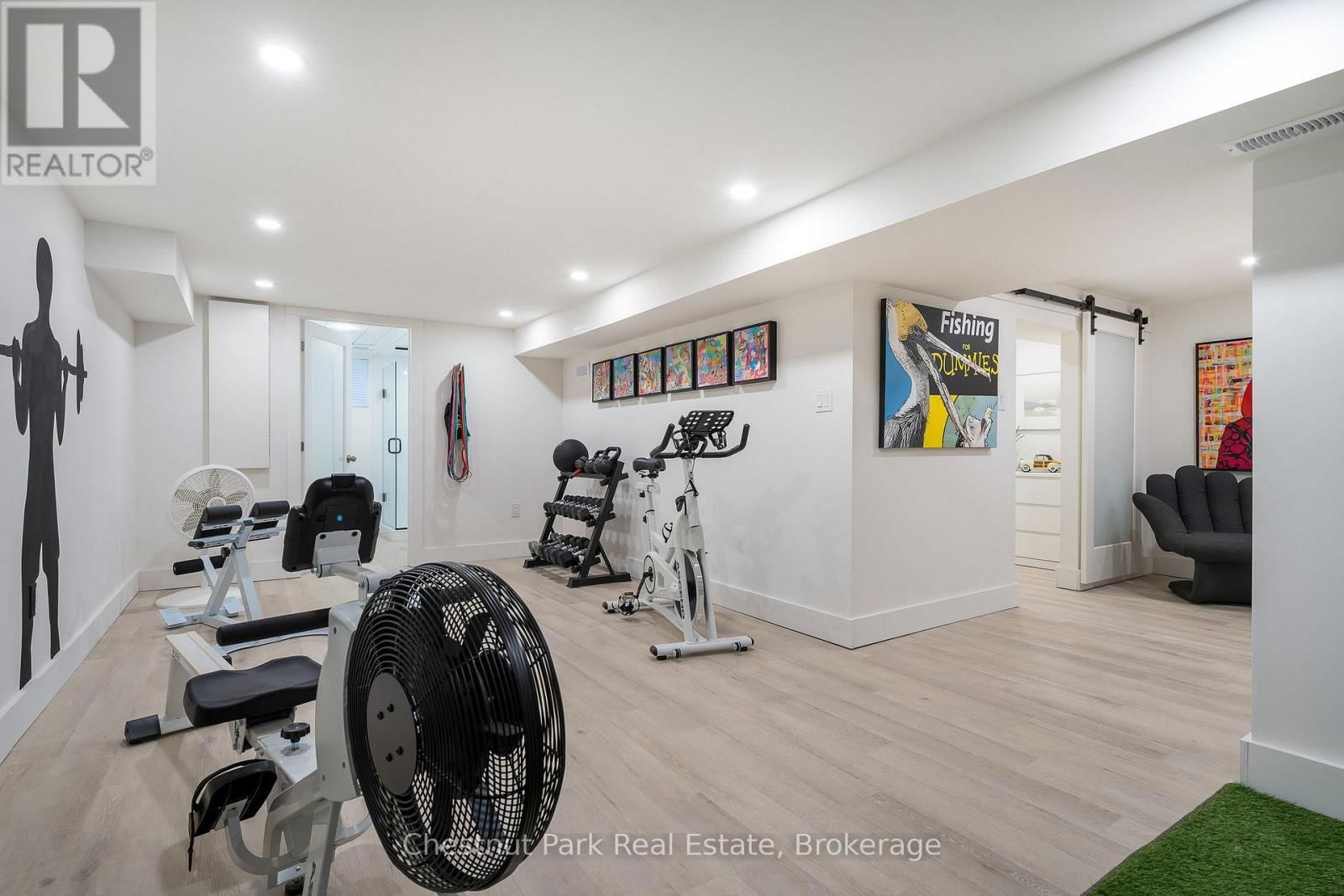 323 OAK STREET Image 26